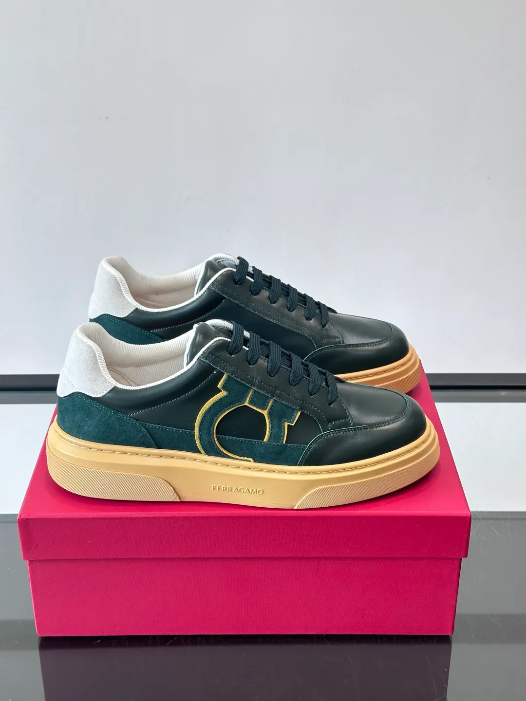 Men's men's shoes 💰440 [New style] 🏃‍♂️🏃‍♂️[Ferragamo] Ferragamo - High-end quality original order·Casual sports shoes -Upper: 🔝Nappa calfskin, suede calfskin, shoe body. Sewing brand totem, tongue air pressure brand logo -Inner: water-dyed cowhide -Outsole: ultra-light TPU foam rubber; molded outsole -Ultra-high quality control and fine workmanship: outstanding (high-end, extravagance, grade) -Size: 38-45 (46, can be customized)